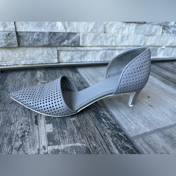 VINCE Mesh perforated Pointy gray leather kittens mid  heels. Size 7 - Picture 14 of 14